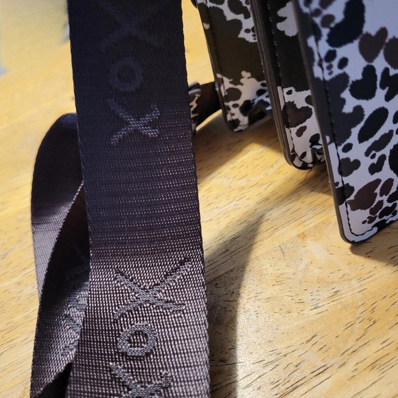 Betsy Johnson NwT Stylish Black and Gold Women's Bag - Picture 6 of 8